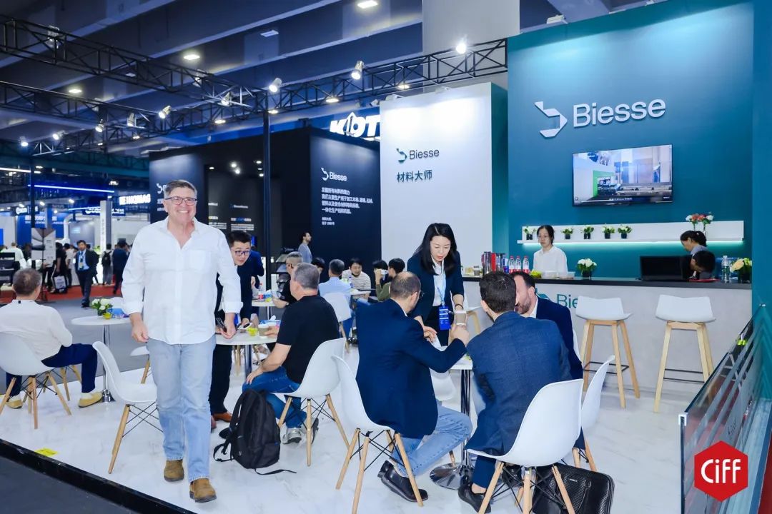 盛大开幕！2026中国家博会（广州设备配料展）汇聚生产设备、家具五金和辅料三大展区